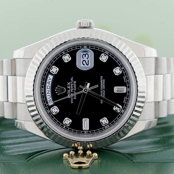 Silver Diamond Scale 41mm Watch E954