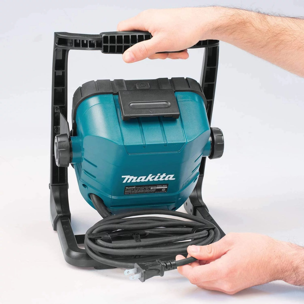 18V Lithium-Ion Cordless Corded 20 L.E.D. Flood Light V818102
