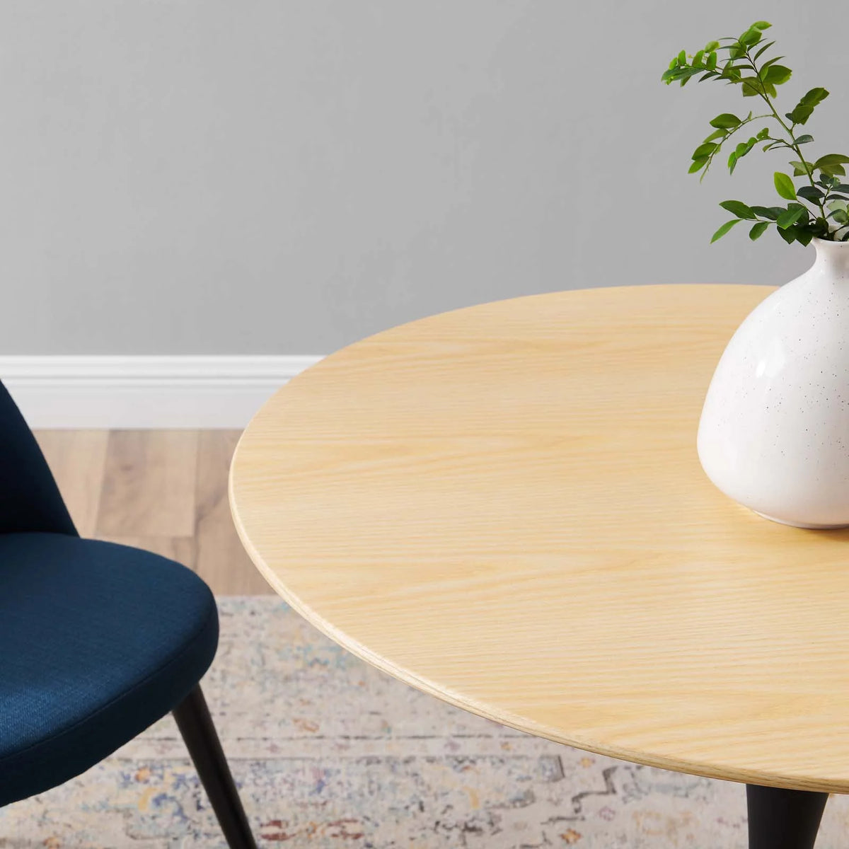 Round Wood Dining Table J811