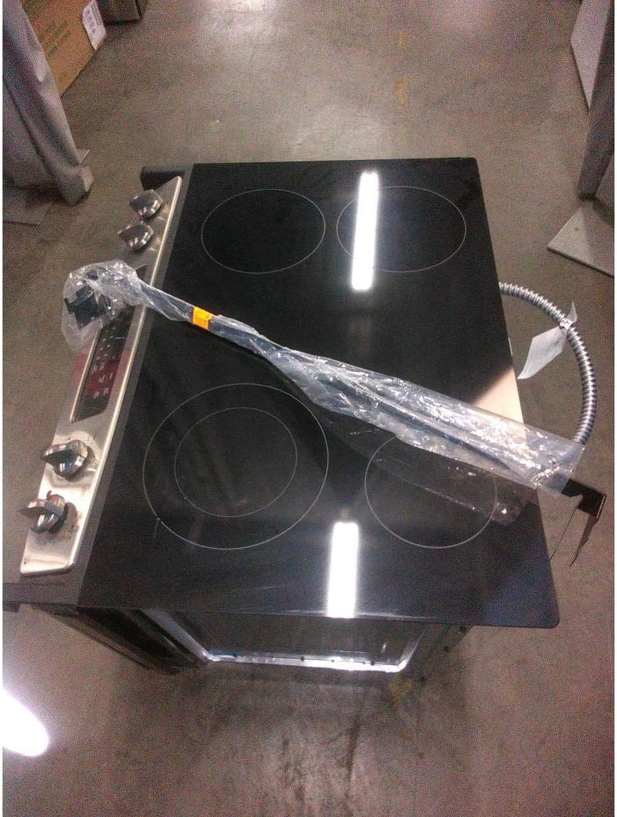 4.4 Cu.Ft. Stainless 4 Burner Electric Range V19443