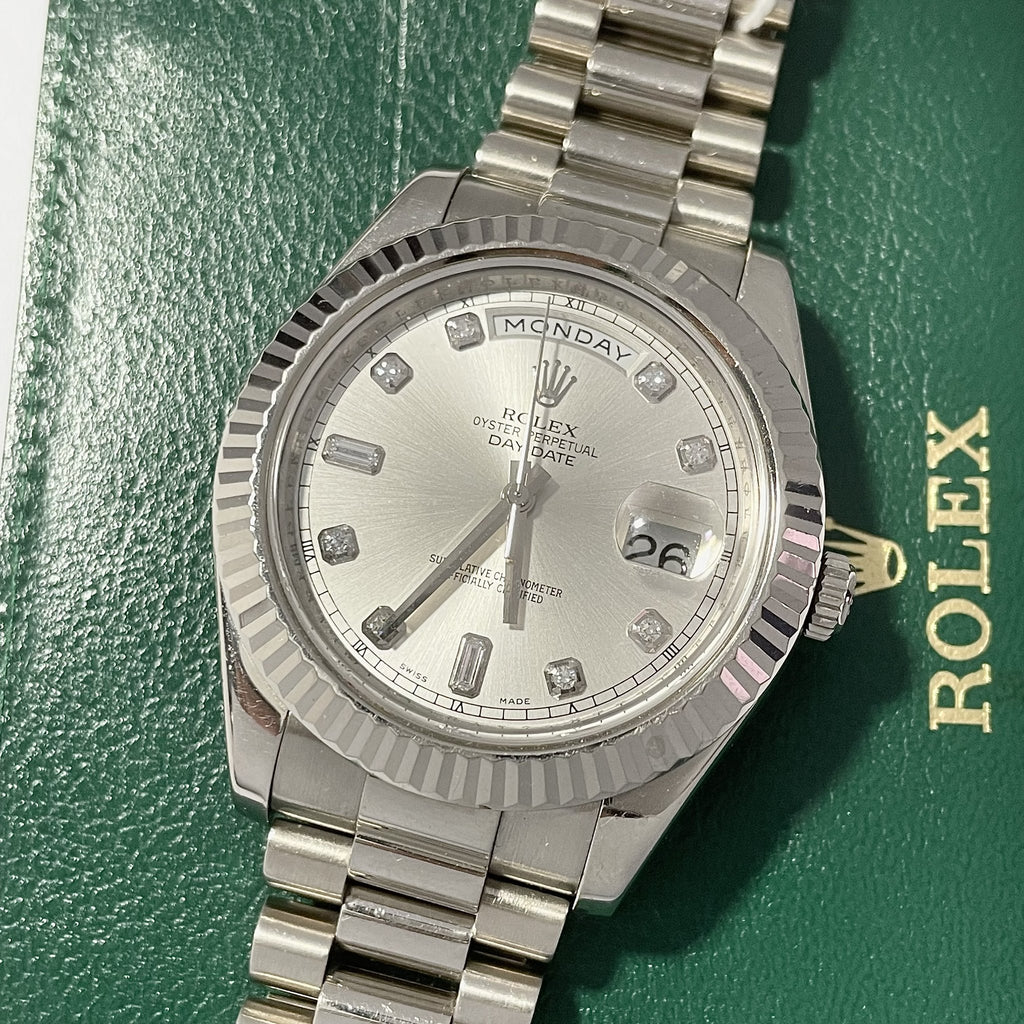 Silver Diamond Scale 41mm Watch E954