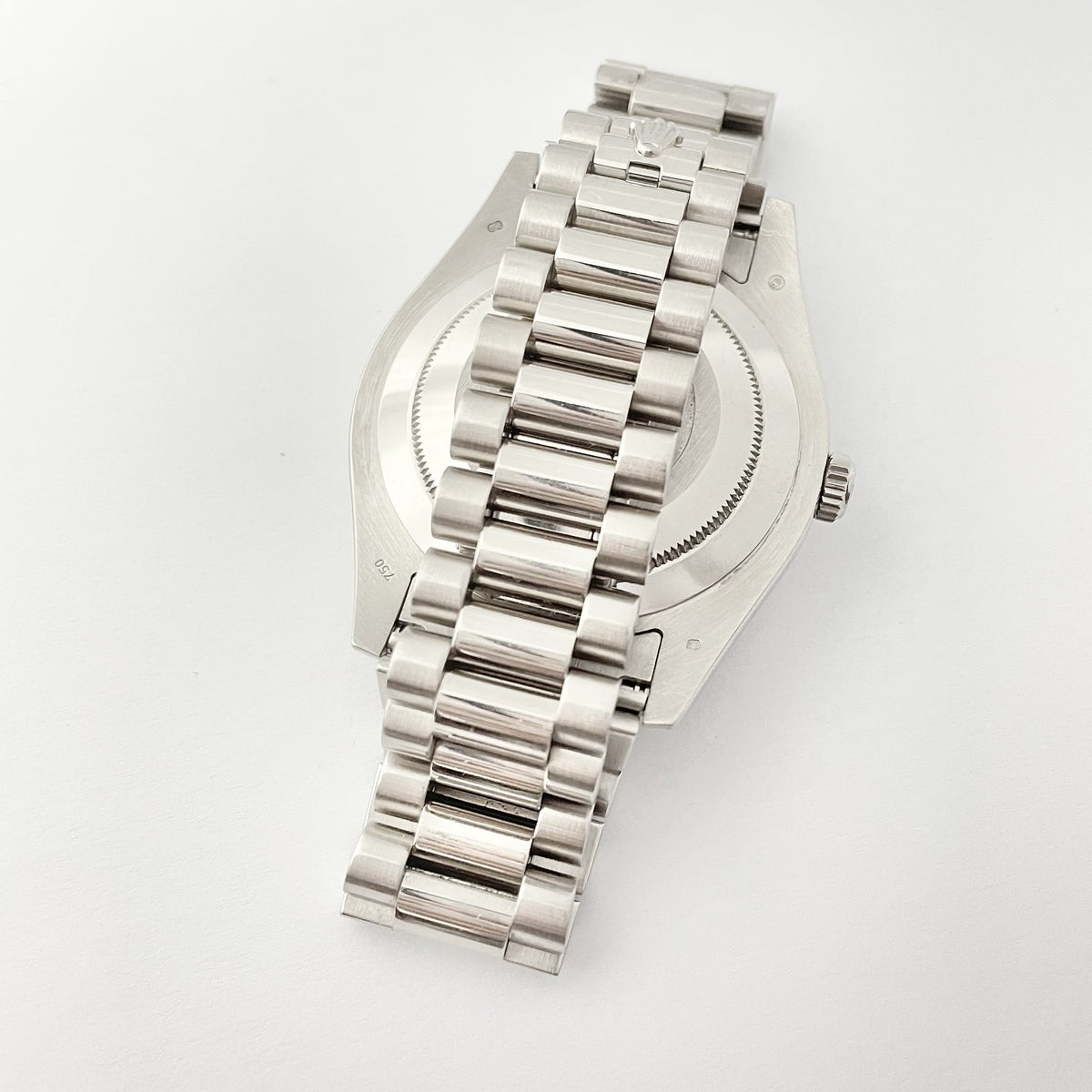 Silver Diamond Scale 41mm Watch E954