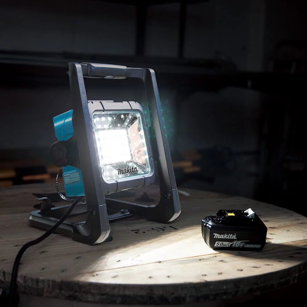 18V Lithium-Ion Cordless Corded 20 L.E.D. Flood Light V818102